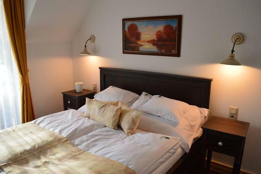 Somhegyi Oereg Harsfak Major Vendeghaz Bed & Breakfast Bakonybel Bagian luar foto